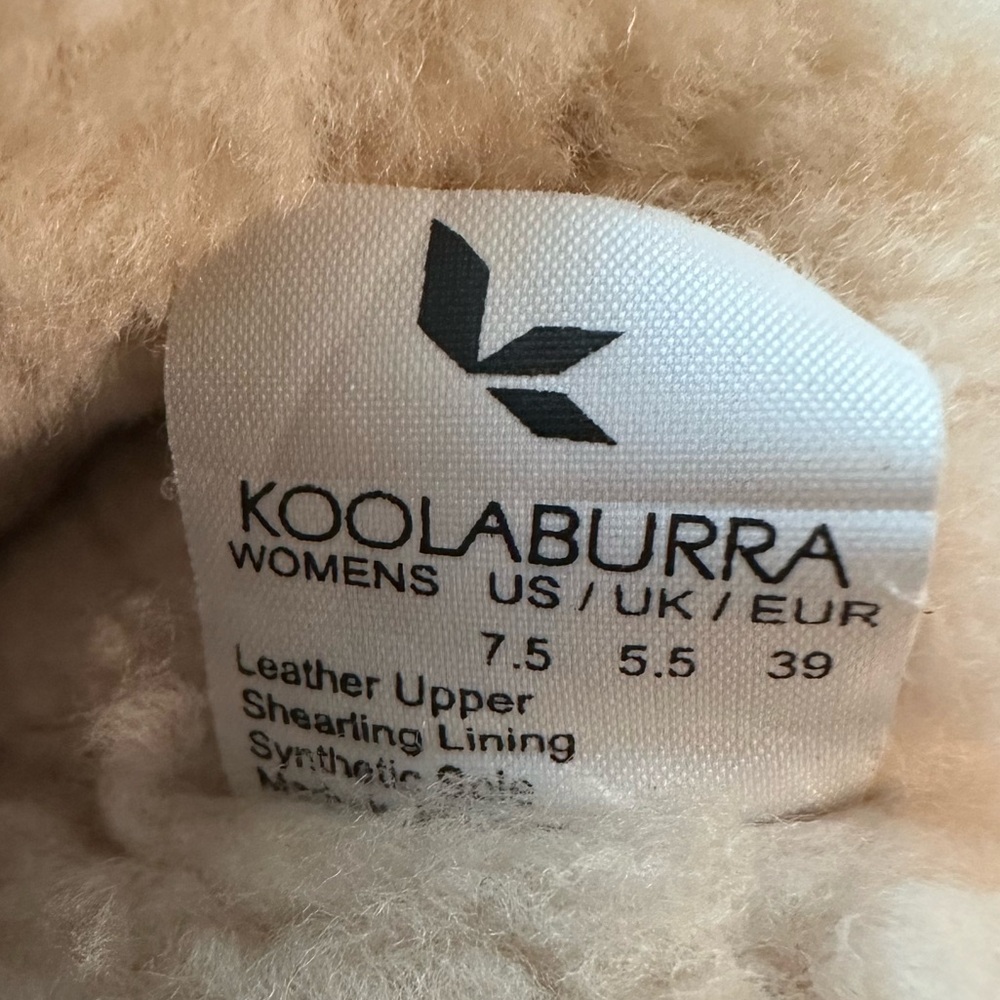 Rare Koolaburra suede wedge booties - Picture 7 of 7